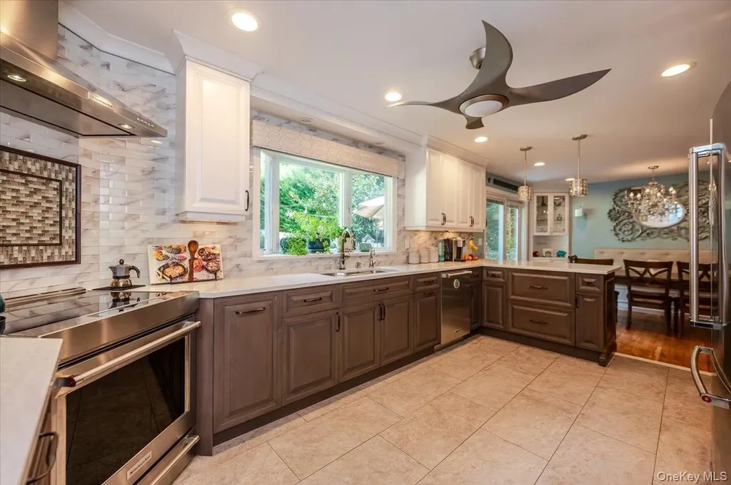677 Meadow Road Smithtown NY 11787
