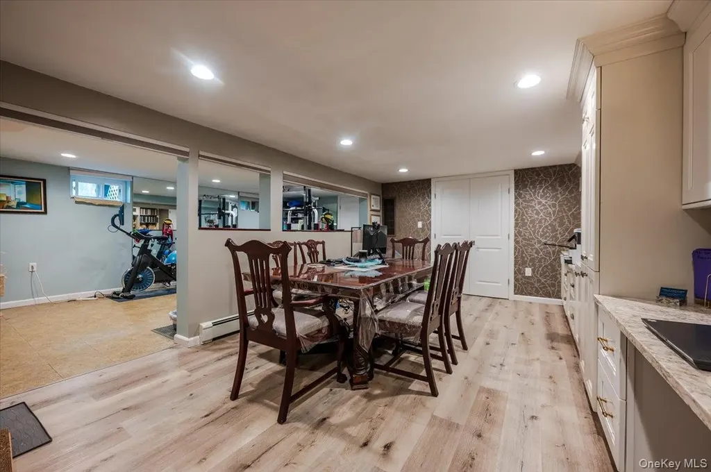 677 Meadow Road Smithtown NY 11787