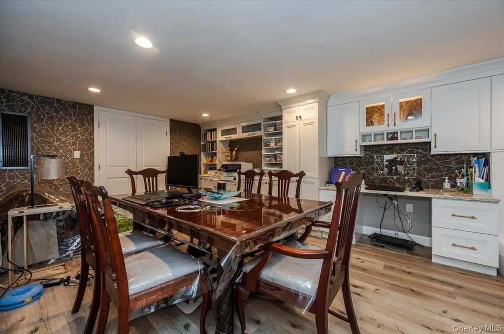 677 Meadow Road Smithtown NY 11787