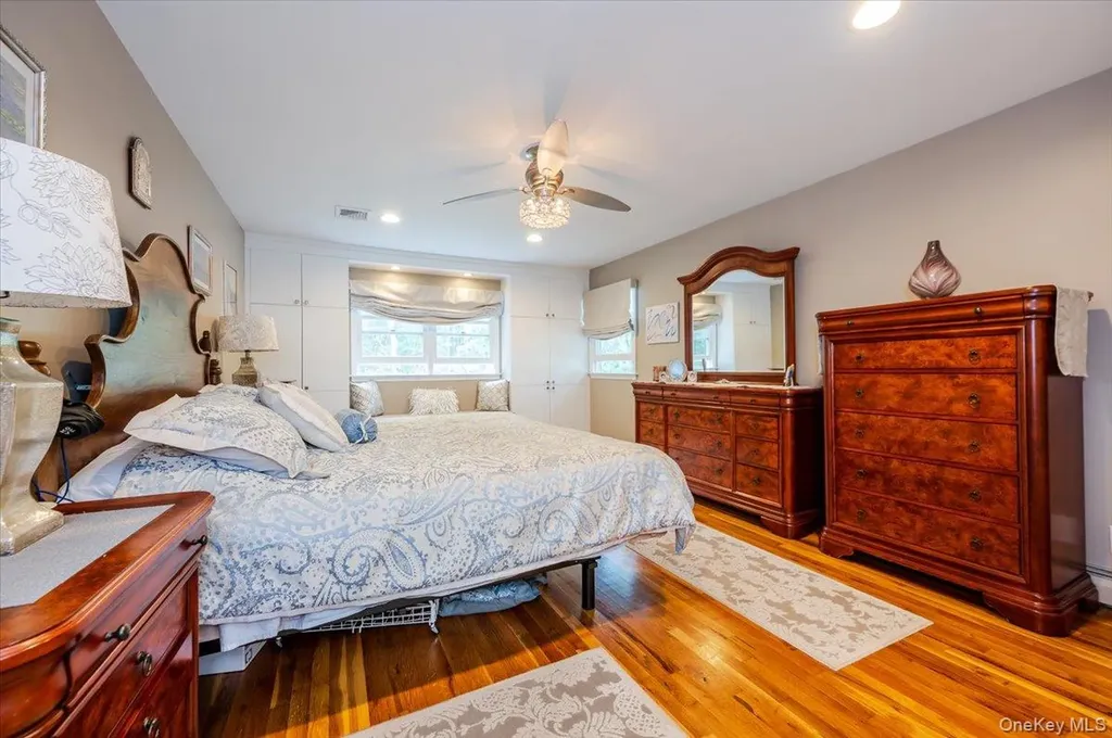677 Meadow Road Smithtown NY 11787