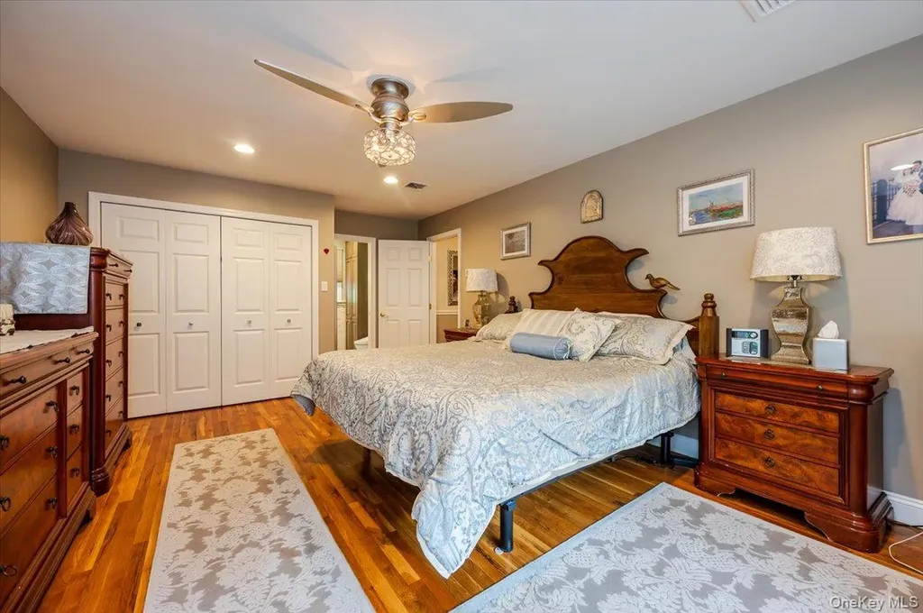 677 Meadow Road Smithtown NY 11787