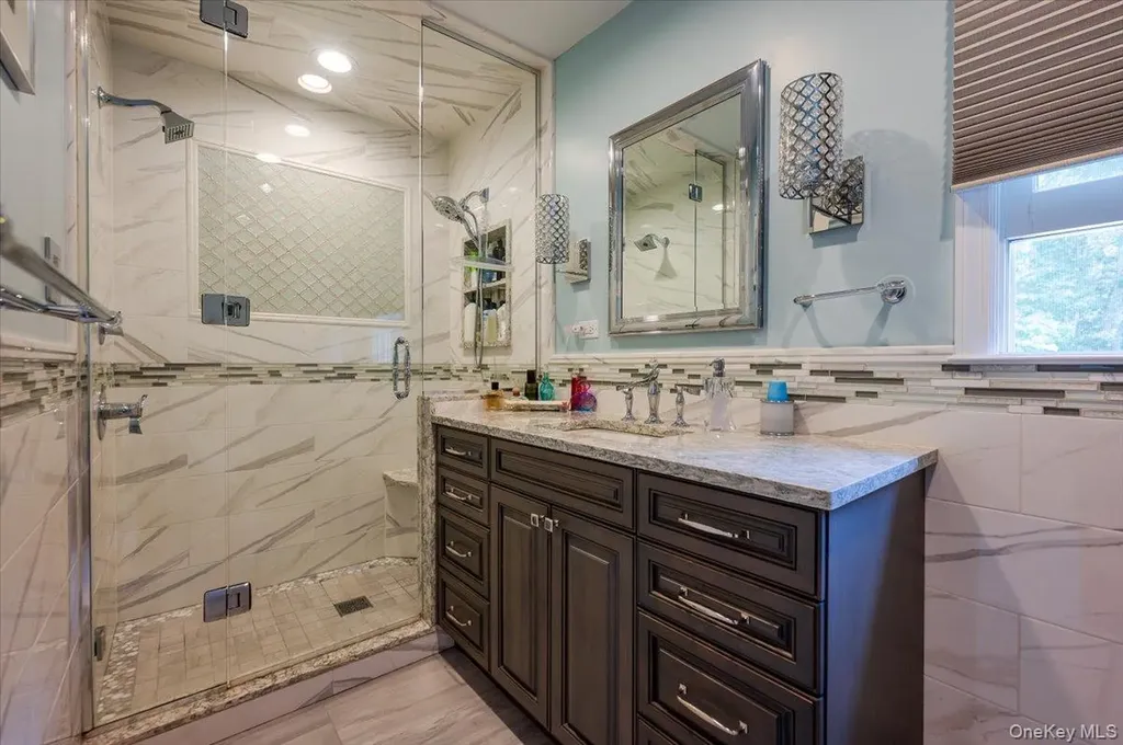 677 Meadow Road Smithtown NY 11787
