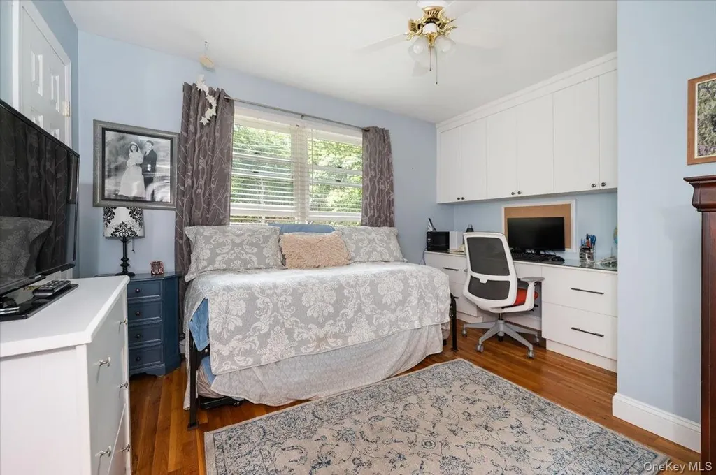 677 Meadow Road Smithtown NY 11787