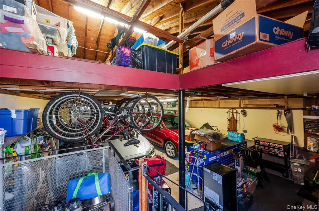 677 Meadow Road Smithtown NY 11787