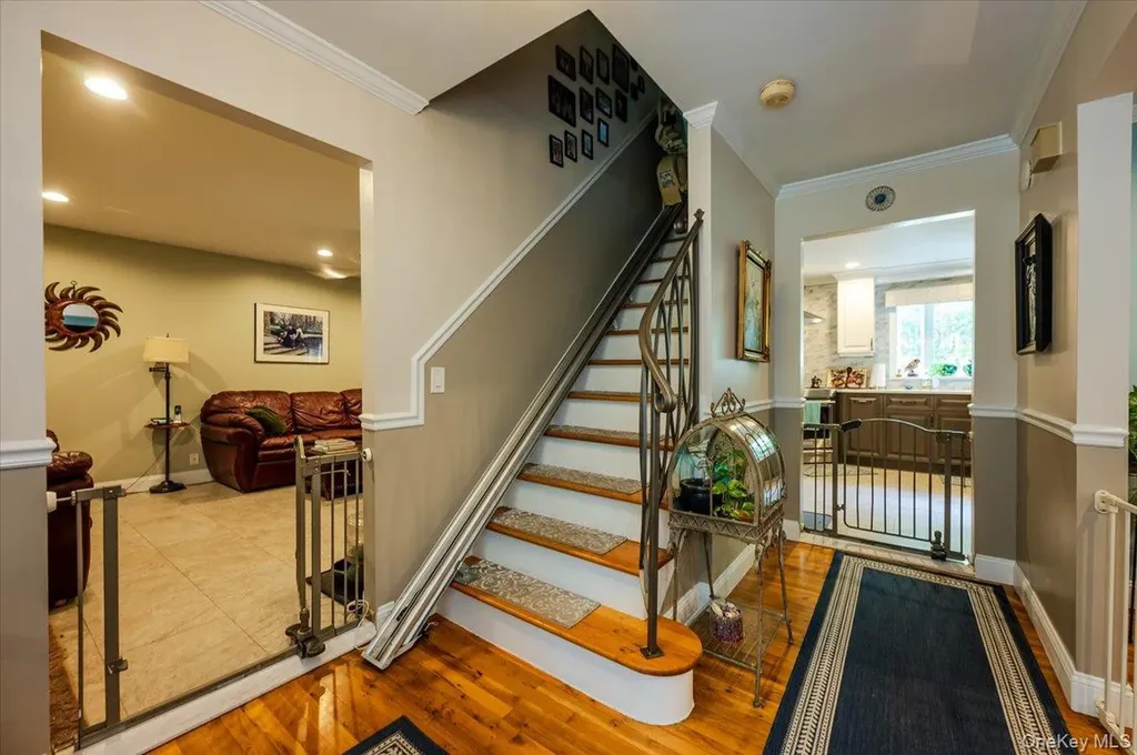 677 Meadow Road Smithtown NY 11787