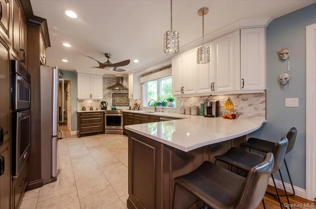 677 Meadow Road Smithtown NY 11787