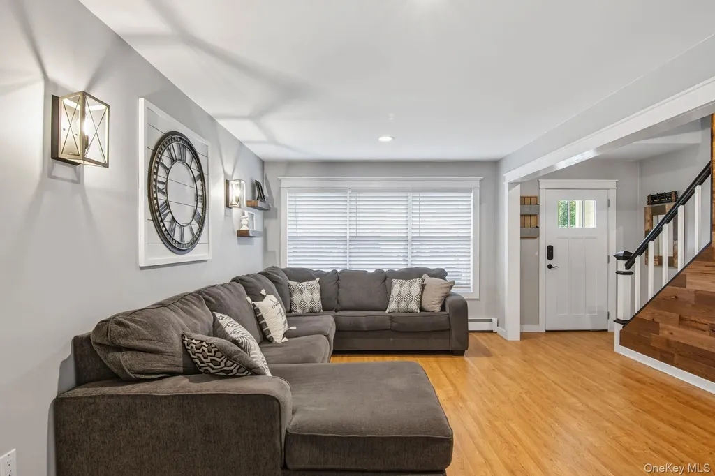 10 Patrick Lane Ridge NY 11961