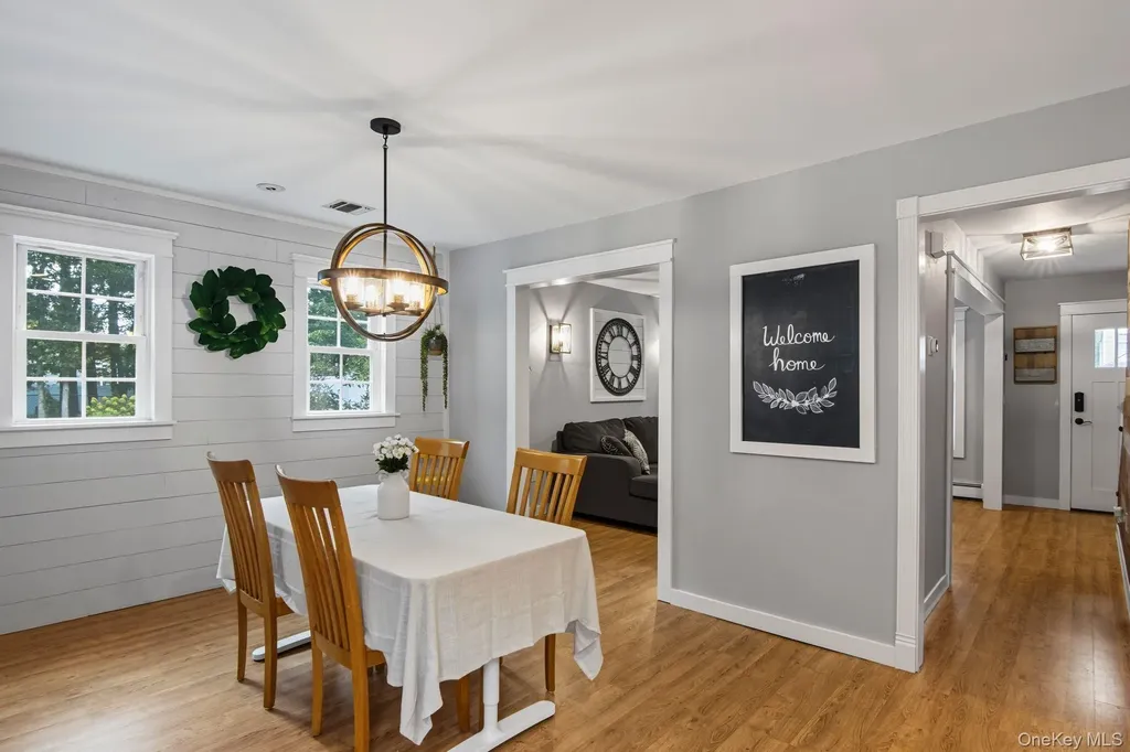 10 Patrick Lane Ridge NY 11961
