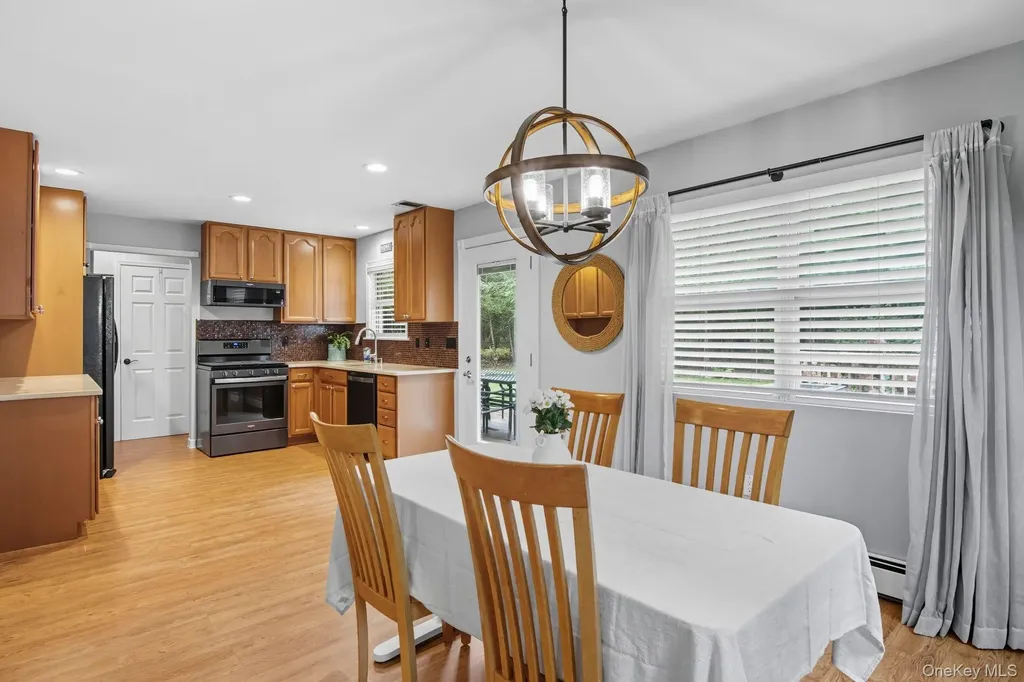 10 Patrick Lane Ridge NY 11961
