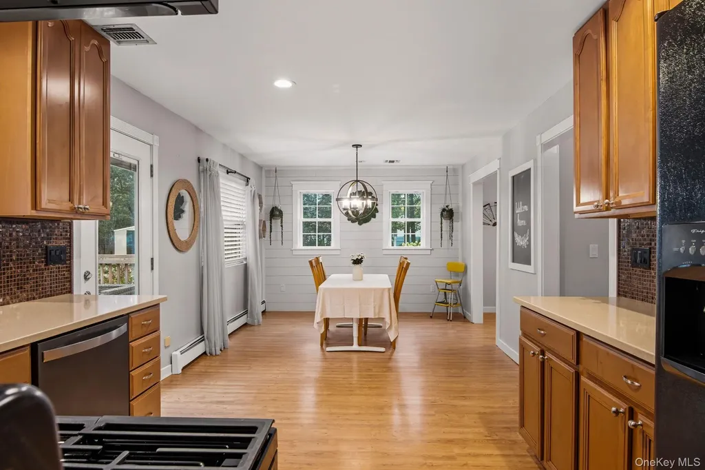 10 Patrick Lane Ridge NY 11961