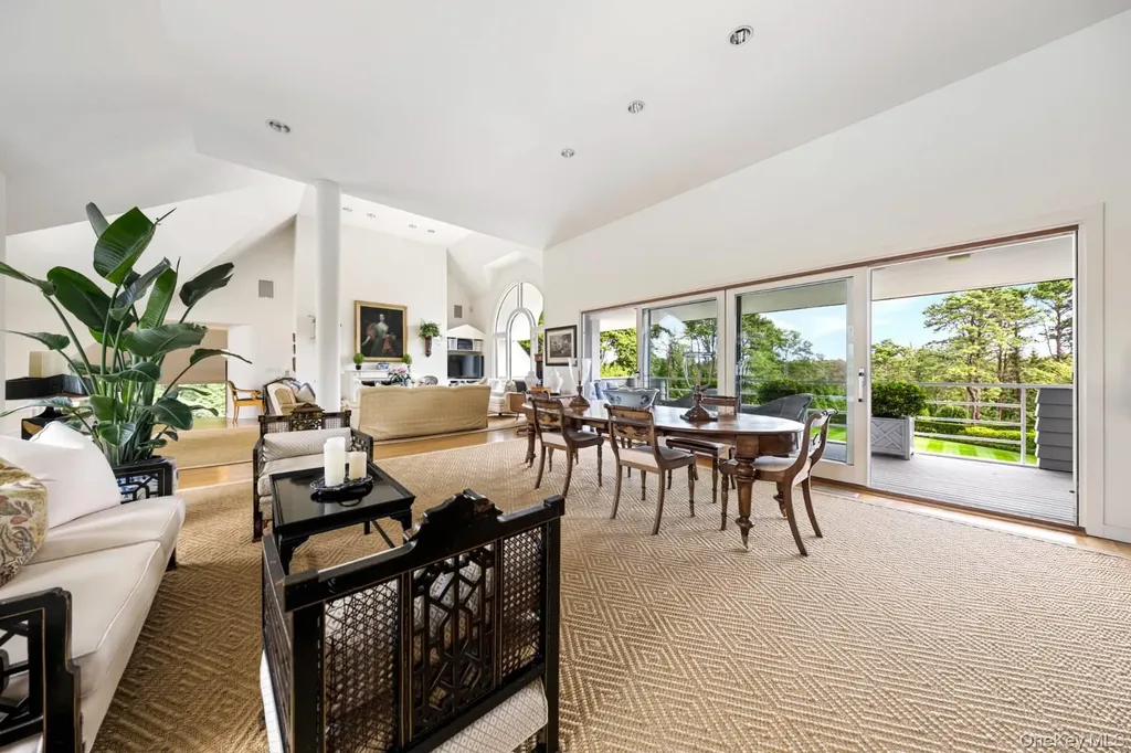 20 Hillside Road Southampton NY 11968