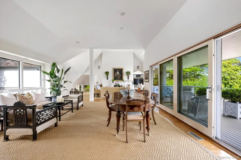 20 Hillside Road Southampton NY 11968