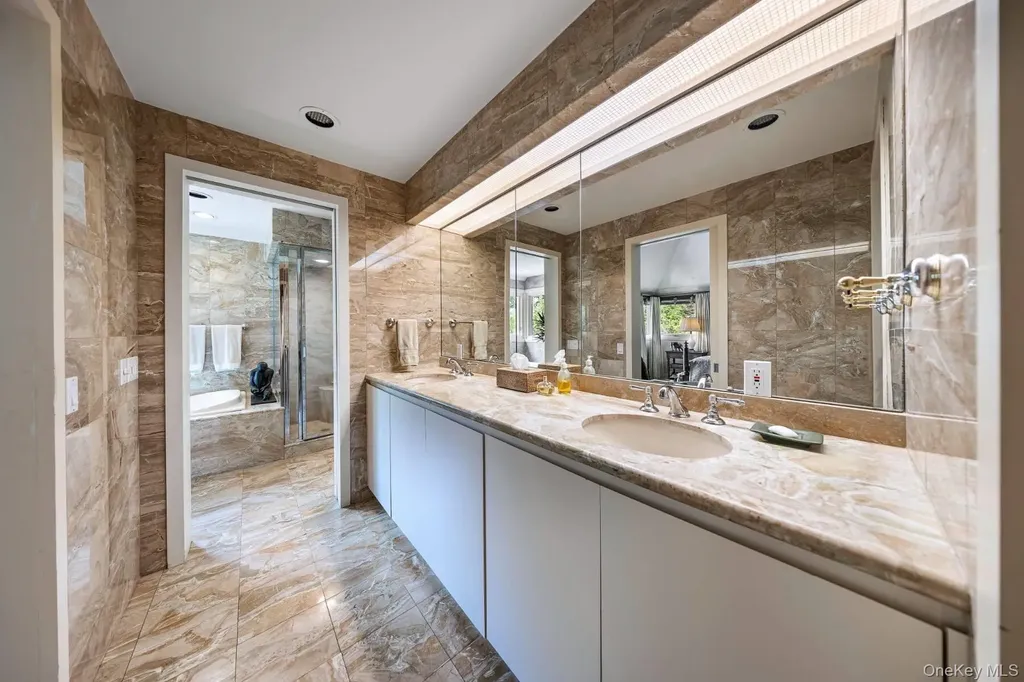 20 Hillside Road Southampton NY 11968