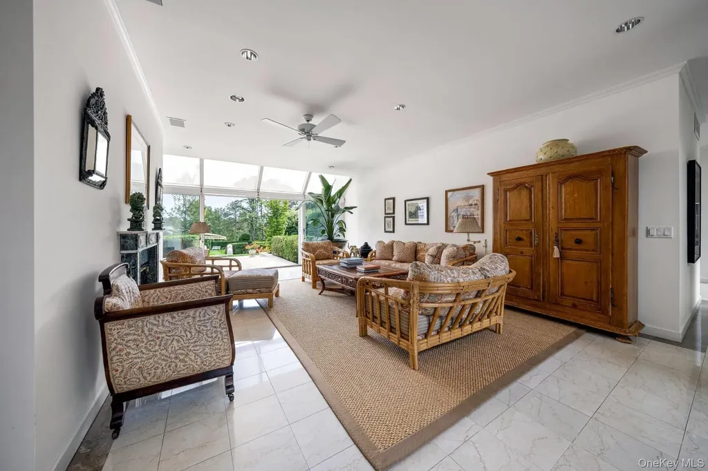 20 Hillside Road Southampton NY 11968