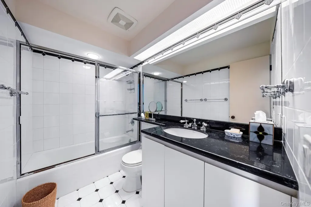 20 Hillside Road Southampton NY 11968