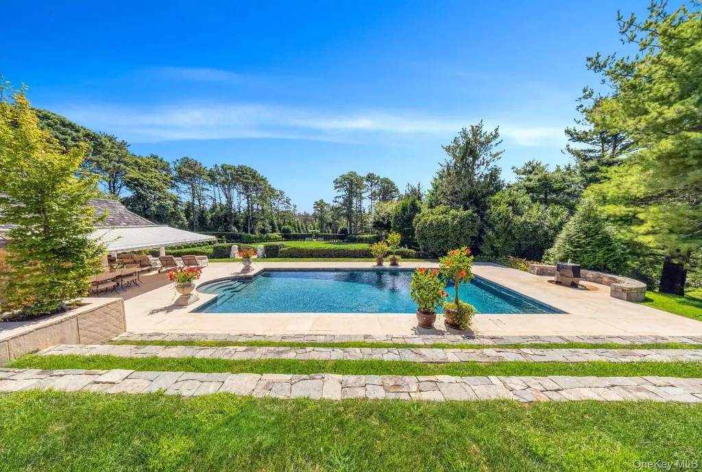 20 Hillside Road Southampton NY 11968