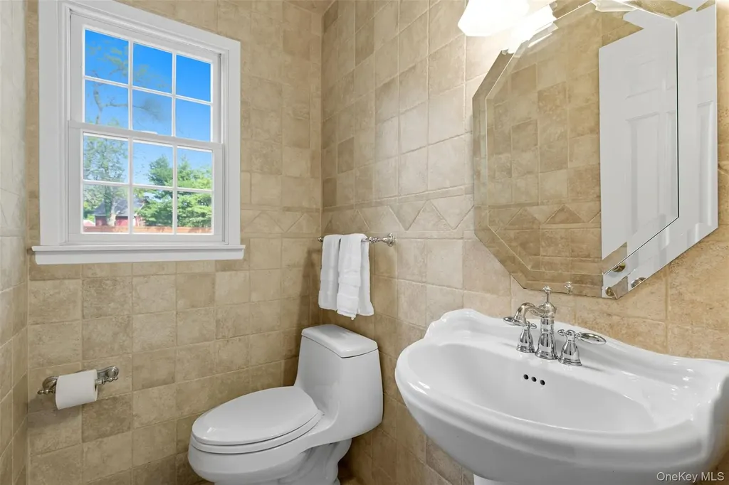 9 Snowball Drive Cold Spring Harbor NY 11724