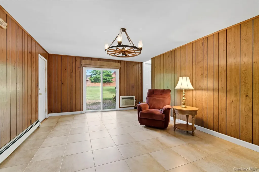9 Snowball Drive Cold Spring Harbor NY 11724