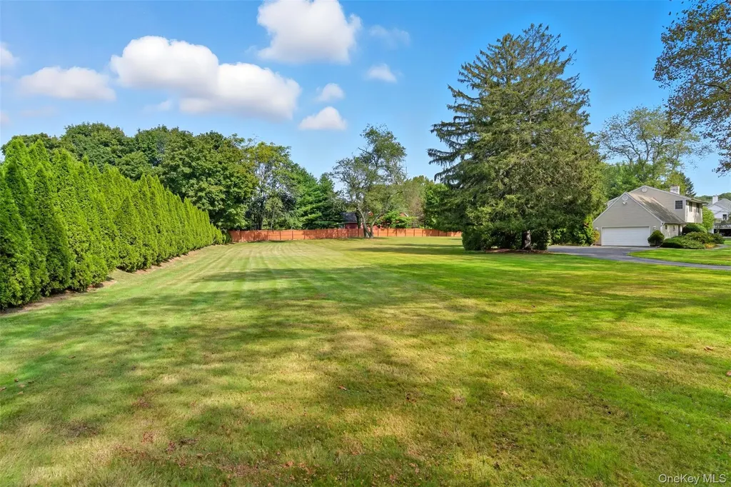 9 Snowball Drive Cold Spring Harbor NY 11724