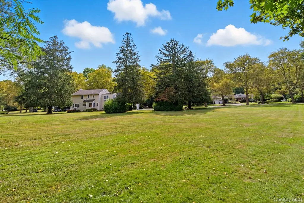 9 Snowball Drive Cold Spring Harbor NY 11724