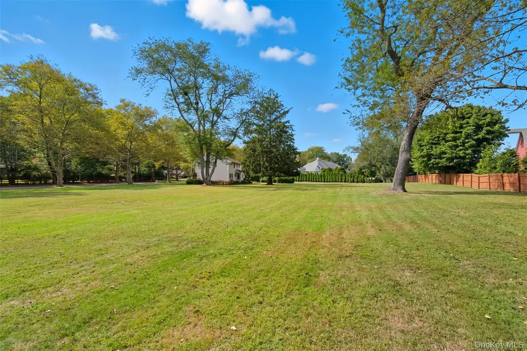 9 Snowball Drive Cold Spring Harbor NY 11724