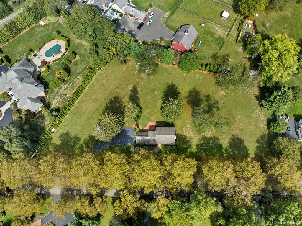 9 Snowball Drive Cold Spring Harbor NY 11724