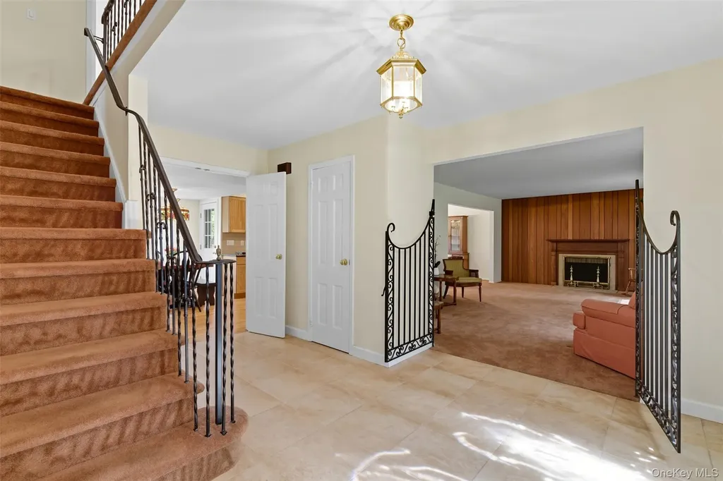 9 Snowball Drive Cold Spring Harbor NY 11724