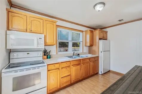 1454 E Forks Road Bay Shore NY 11706