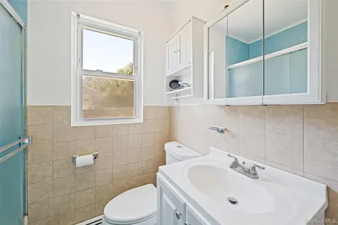 1454 E Forks Road Bay Shore NY 11706