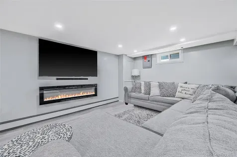 1454 E Forks Road Bay Shore NY 11706