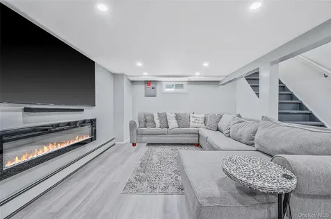 1454 E Forks Road Bay Shore NY 11706