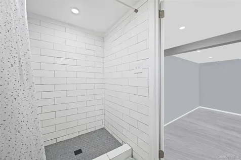 1454 E Forks Road Bay Shore NY 11706