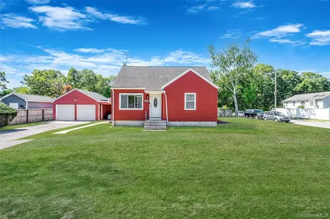 1454 E Forks Road Bay Shore NY 11706