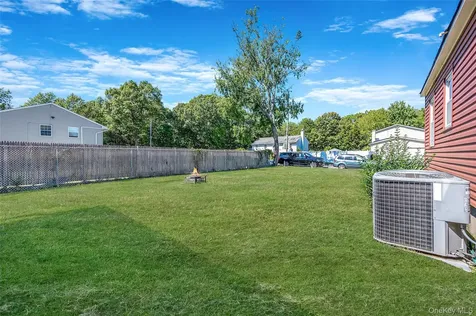 1454 E Forks Road Bay Shore NY 11706