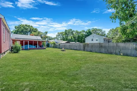 1454 E Forks Road Bay Shore NY 11706