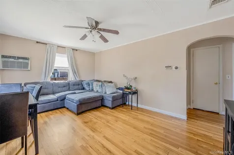 1454 E Forks Road Bay Shore NY 11706