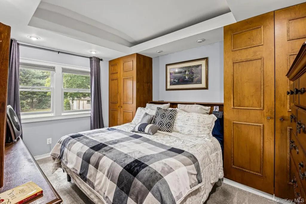 22 Larry Road Selden NY 11784