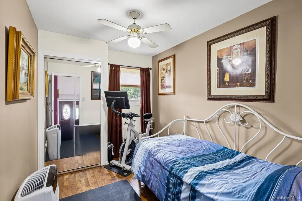 22 Larry Road Selden NY 11784