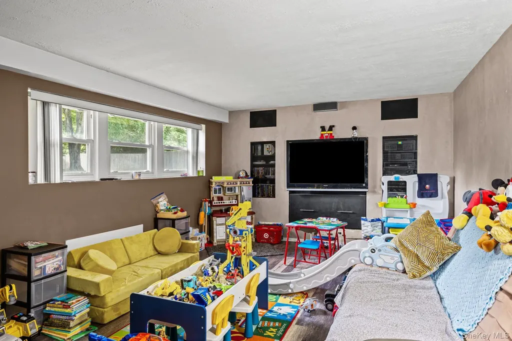 22 Larry Road Selden NY 11784
