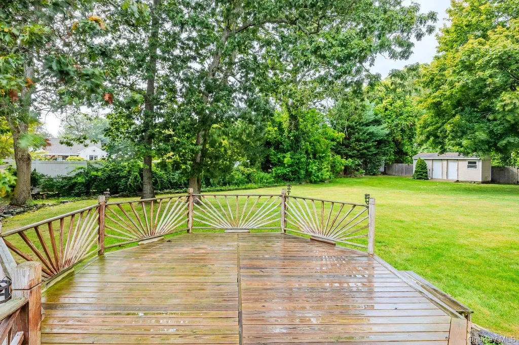 22 Larry Road Selden NY 11784
