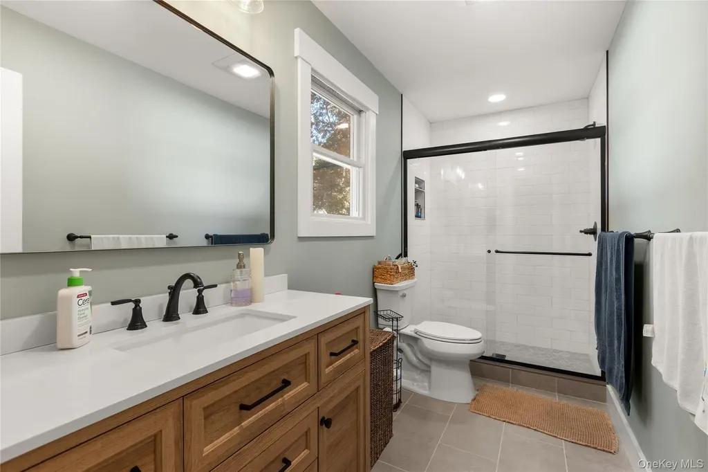 10 White Avenue Saint James NY 11780