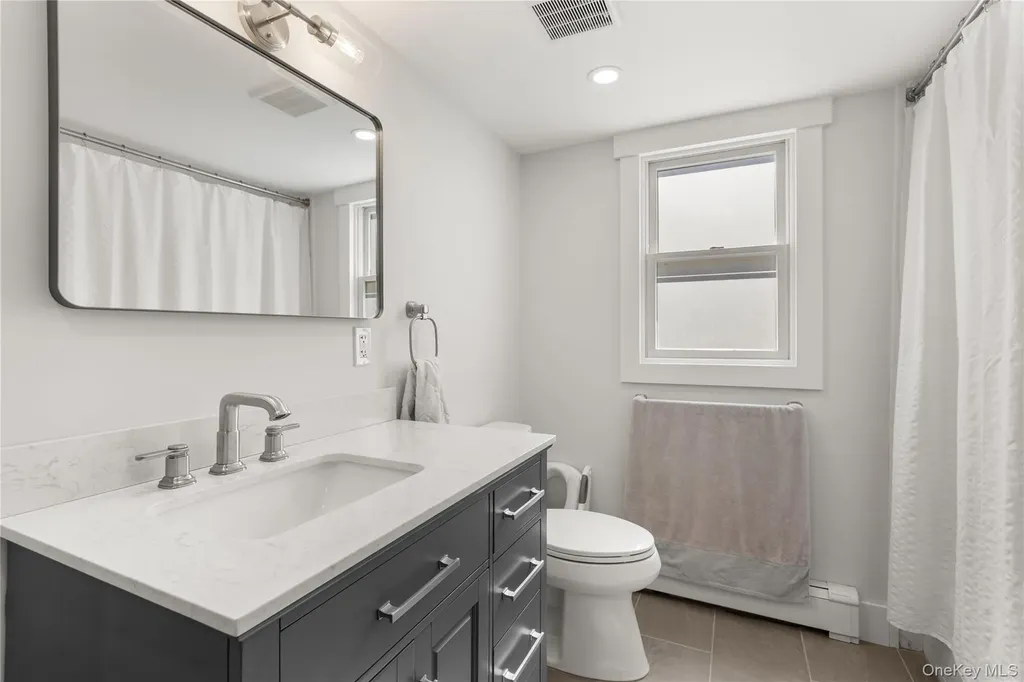 10 White Avenue Saint James NY 11780
