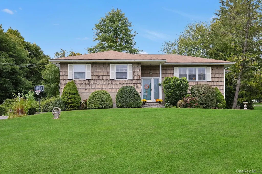 15 Reeback Drive Valhalla NY 10595