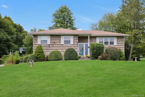 15 Reeback Drive Valhalla NY 10595