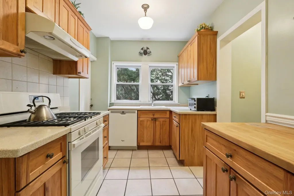 24 Gilbert Place Yonkers NY 10701