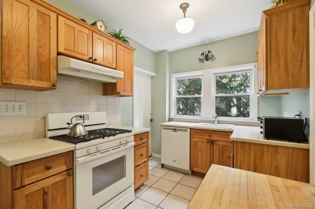 24 Gilbert Place Yonkers NY 10701