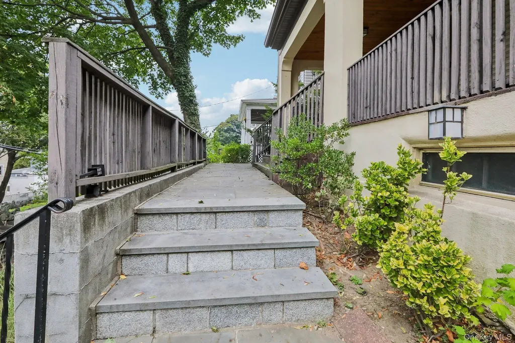 24 Gilbert Place Yonkers NY 10701