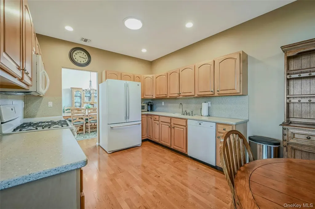 517 Leisure Drive Ridge NY 11961
