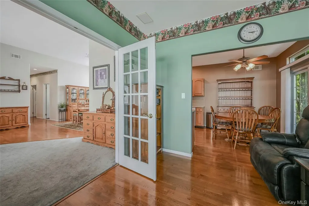 517 Leisure Drive Ridge NY 11961