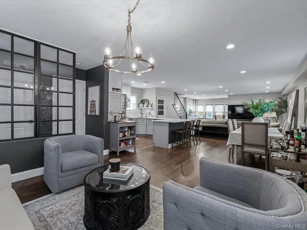 237 Central Avenue Lynbrook NY 11563